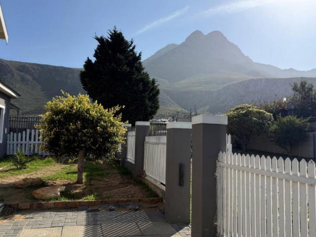 3 Bedroom House To Rent in Palmiet