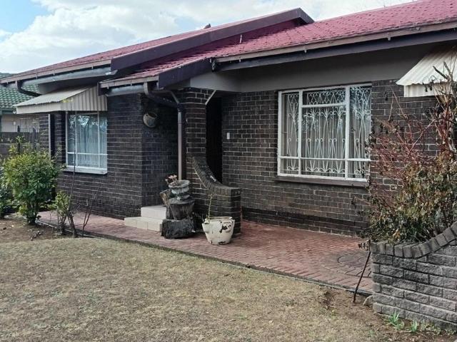3 Bedroom House to Rent in Paradise