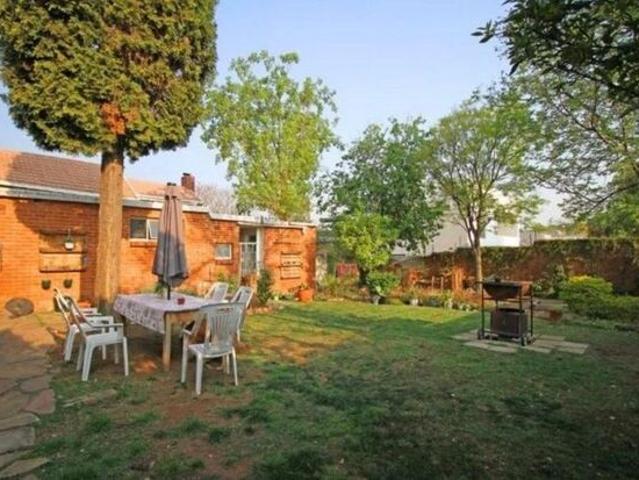 3 Bedroom house to rent in Parkhurst, Johannesburg
