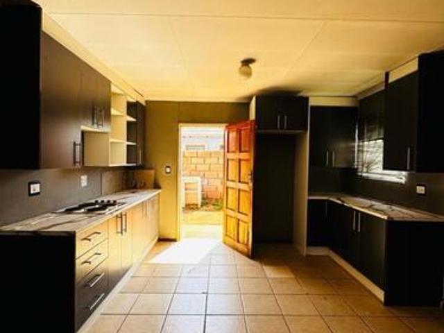 3 Bedroom House to Rent in Protea Glen