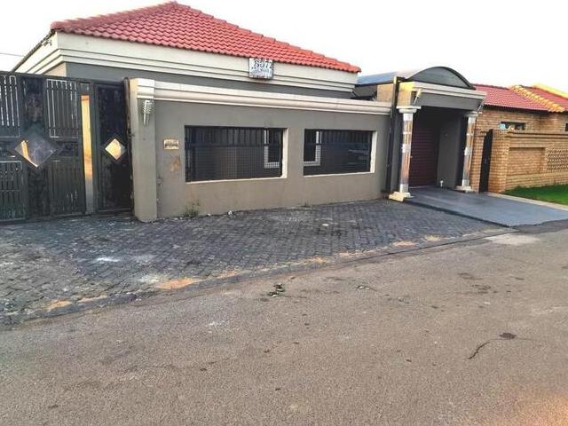 3 Bedroom House to Rent in Protea Glen