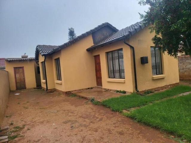 3 Bedroom House to Rent in Protea Glen