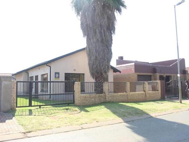 3 Bedroom House to Rent in Protea North