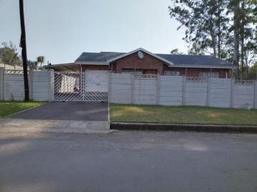 3 Bedroom House to Rent in Prestbury