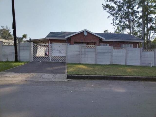 3 Bedroom House to Rent in Prestbury
