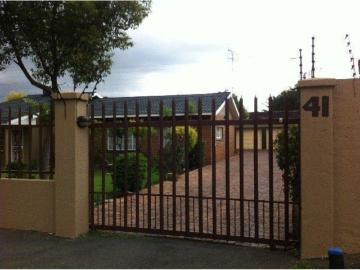 3 Bedroom House to Rent in Primrose