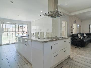 3 Bedroom House To Rent in Raceview
