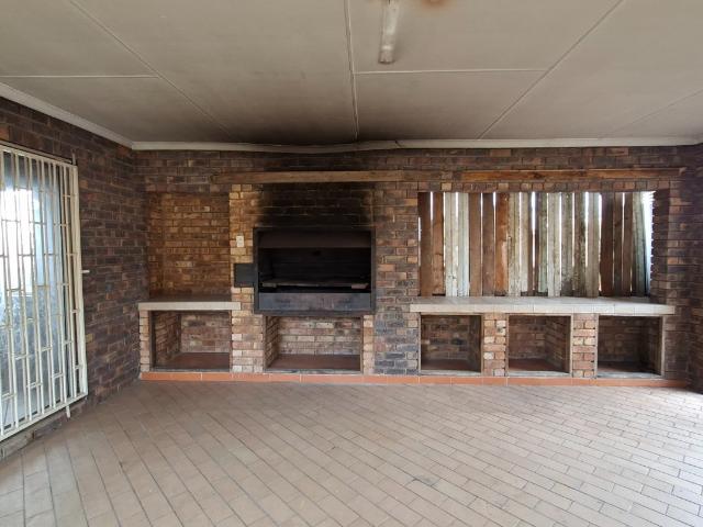 3 Bedroom House To Rent in Rensburg