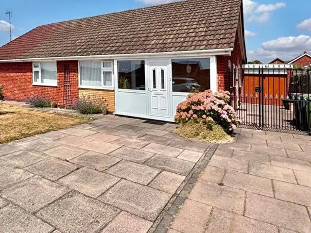 3 Bedroom House To Rent In Reading Avenue, Nuneaton, CV11