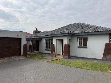3 Bedroom House to Rent in Reyno Ridge