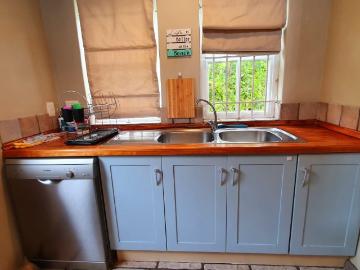 3 Bedroom House To Rent in River Club