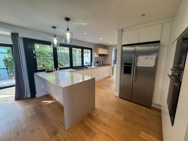 3 Bedroom house to rent in Rondebosch, Cape Town