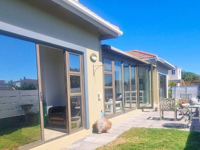 3 Bedroom house to rent in Santareme, St Francis Bay
