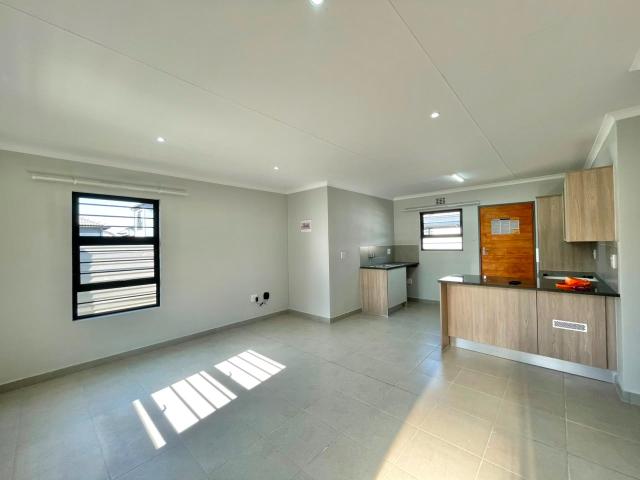 3 Bedroom House To Rent in Sky City
