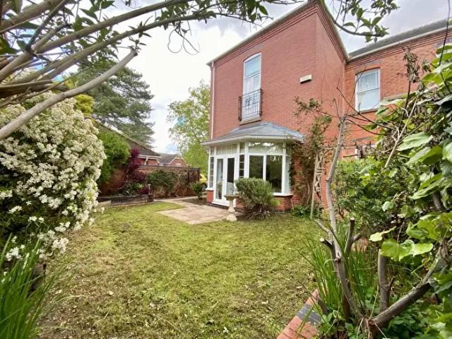 3 Bedroom House To Rent In Shaftesbury Avenue, Upper Saxondale, Notts, NG12