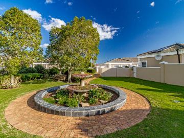 3 Bedroom House To Rent in Somerset Ridge