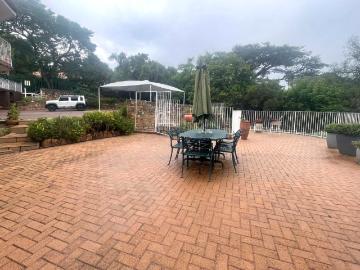 3 Bedroom House To Rent in South Crest