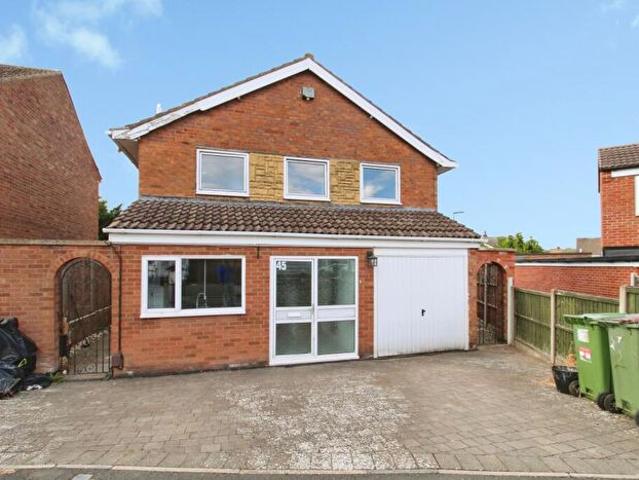 3 Bedroom House To Rent In St Ives Road, Wigston, LE18