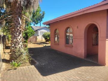 3 Bedroom House to Rent in Sunset View
