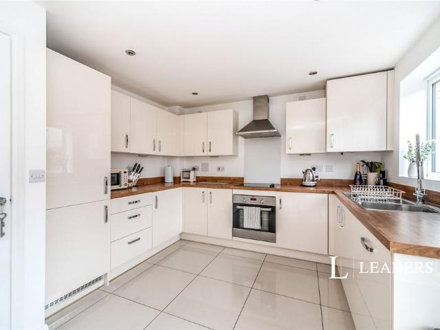 3 bedroom house to rent Keech Grove, Kempston, Bedford, Bedfordshire, MK42