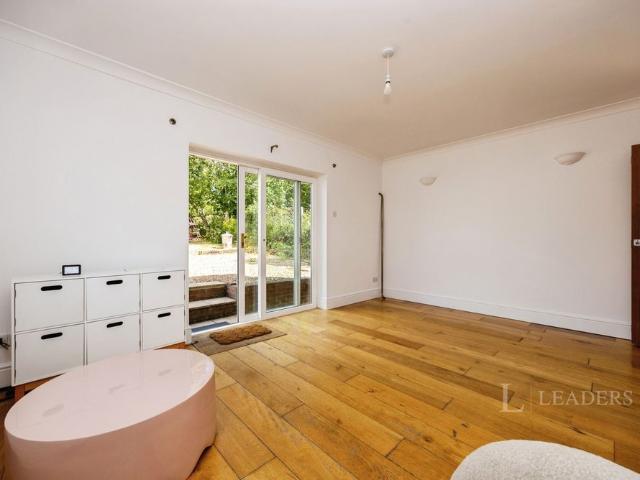 3 bedroom house to rent Merrow Lane, Guildford, Surrey, GU4