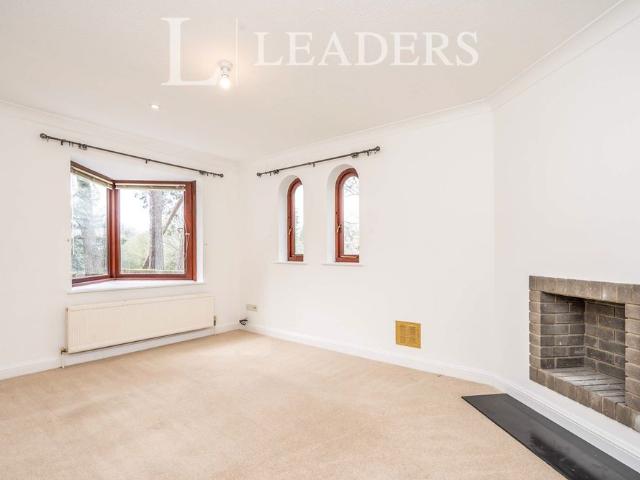 3 bedroom house to rent Palace Mews, Winchester Road, Bishops Waltham, Southampton, SO32