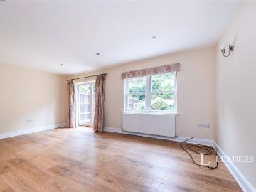 3 bedroom house to rent Sandmartin Close, Buckingham, Buckinghamshire, MK18