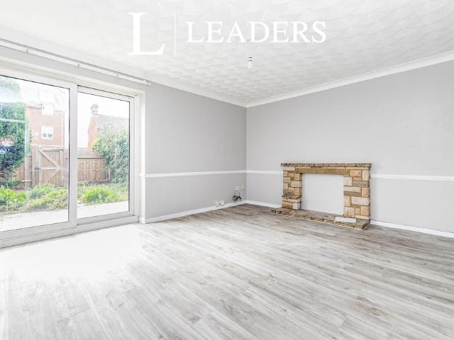 3 bedroom house to rent Sallows Close, Ipswich, IP1