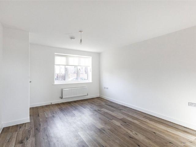 3 bedroom house to rent Sickle Drive, Wellingborough, Northamptonshire, NN8