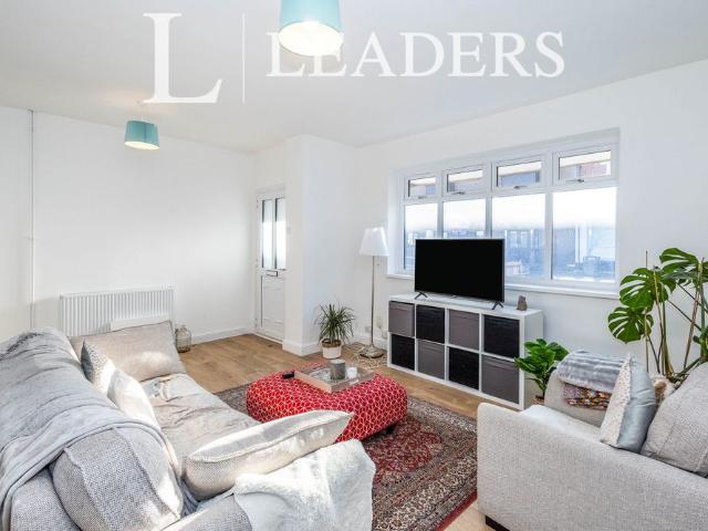 3 bedroom house to rent Station Road, Hayling Island, PO11