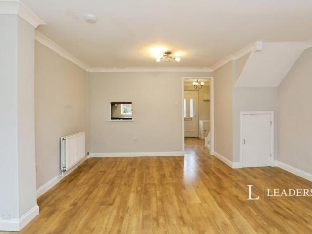 3 bedroom house to rent Sycamore Drive, East Grinstead, RH19