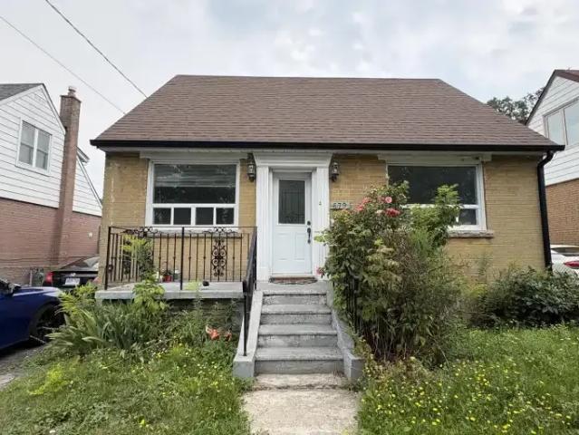 3 Bedroom House Toronto ON 105110817