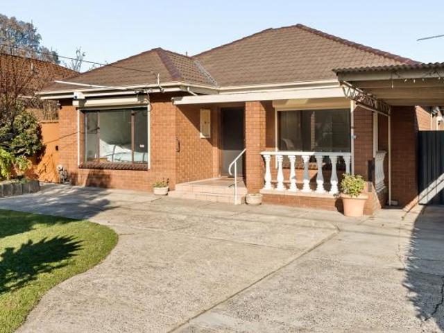 3 Bedroom House Thornbury VIC 104145374
