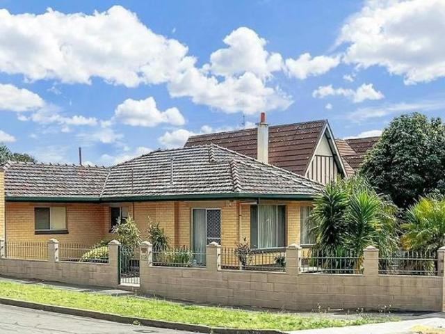 3 Bedroom House Victor Harbor SA 105942725