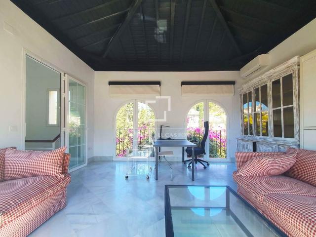 3 Bedroom house / villa with 30m² terrace for rent in Malagueta El Limonar