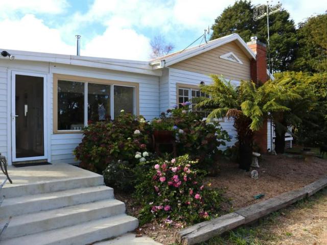 3 Bedroom House Yetholme NSW 105943756