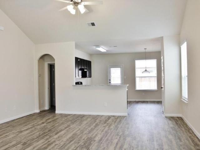 3 bedroom, Houston TX 77044 99770234