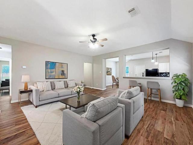 3 bedroom, Houston TX 77044 105902940