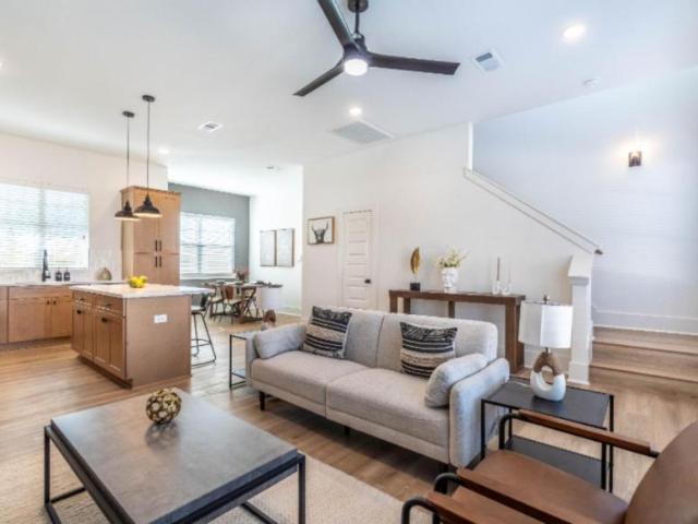 3 bedroom, Houston TX 77091 105735002
