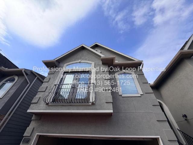 3 bedroom, Houston TX 77020 105842177