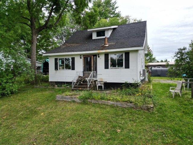 3 bedroom, Howland ME 04448 105648820