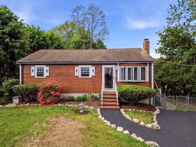 3 bedroom, Holbrook MA 02343 105402079
