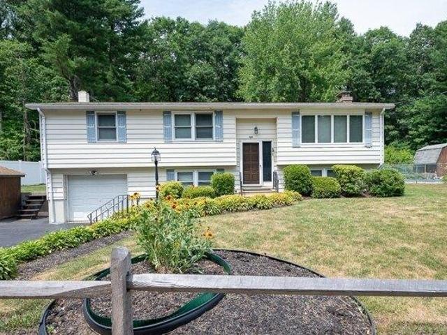 3 bedroom, Holden MA 01522 104443847