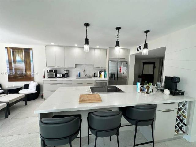 3 bedroom, Hollywood FL 33019 105504993