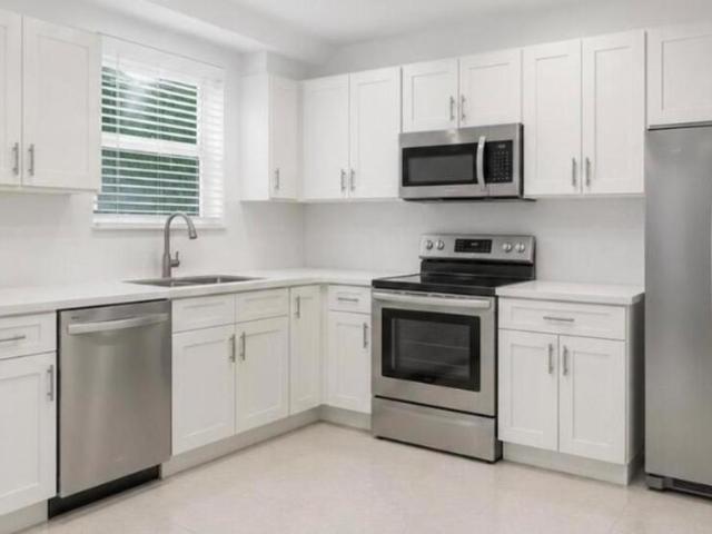 3 bedroom, Hollywood FL 33024 106220813