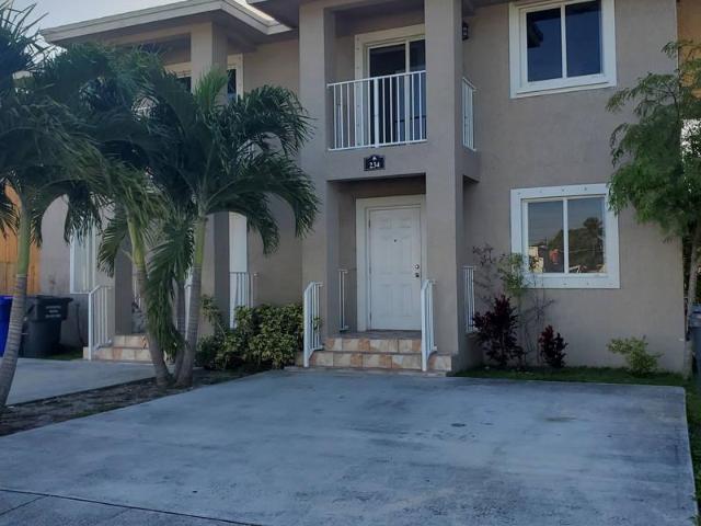 3 bedroom, Hollywood FL 33024 95950589