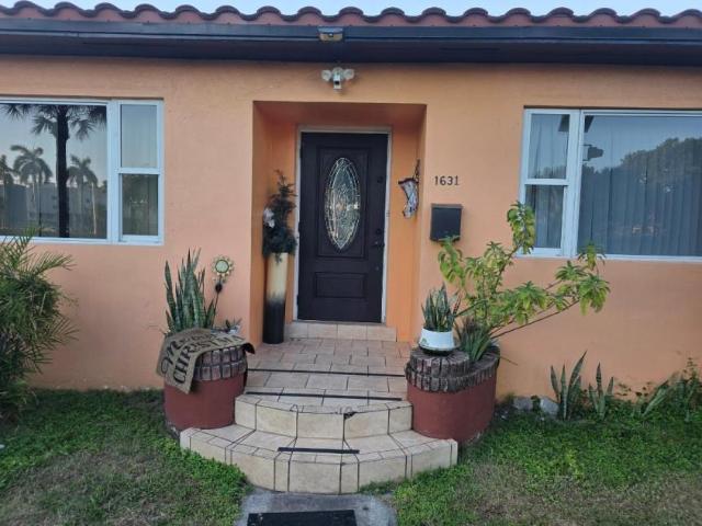 3 bedroom, Hollywood FL 33020 106217767