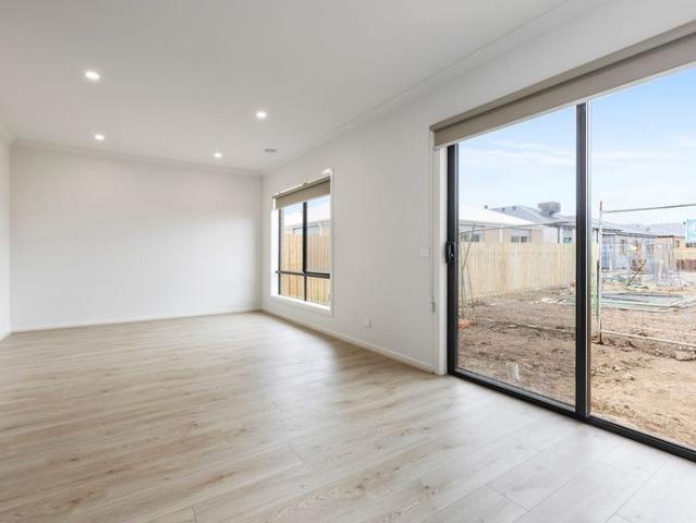 Spacious & Stylish 3 Bedroom Family Home!