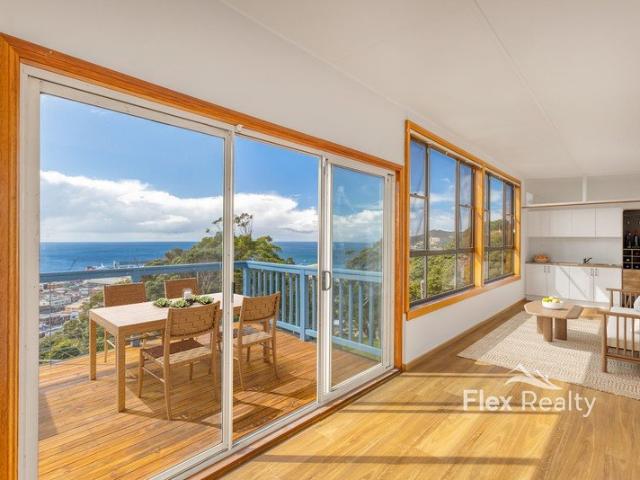 Gorgeous 3 bedroom home with ocean views