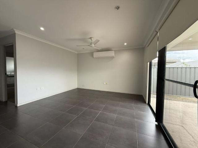 3 Bedroom Home Walking Distance to Shopping Centre